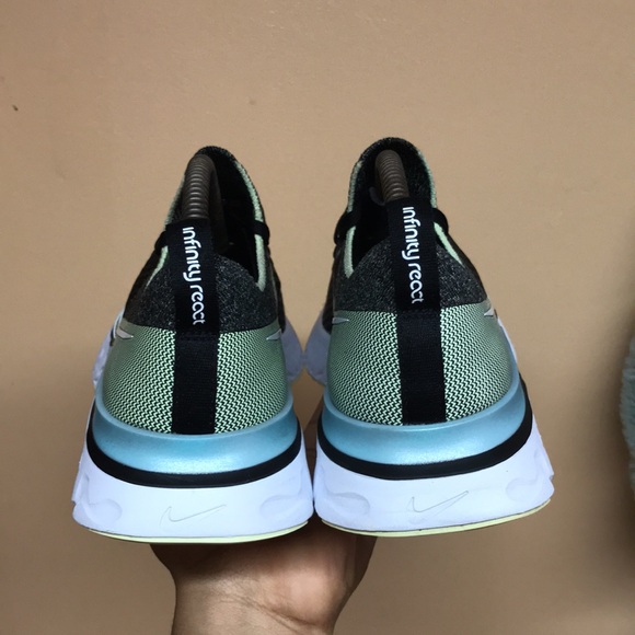 Nike React Infinity Run Flyknit “Black White Barely Volt” - Picture 9 of 15